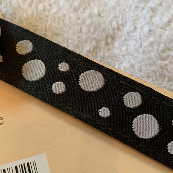 BRAND NEW pair of interchangeable strap SwitchFlops. “Leslie” pattern. Medium. - Picture 3 of 6